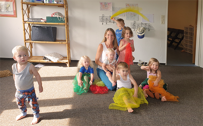 Eine Kindergruppe der musikalischen Früherziehung der musikkulturschule in den Unterrichtsräumen in Hünfeld